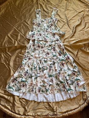 Anthropologie Floral Tiered White and Green Women’s Set. Shirt L and Skirt 12